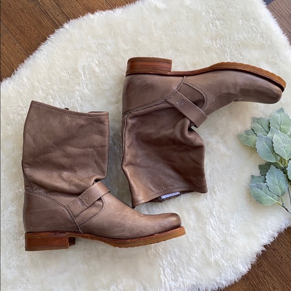NEW Frye Boots - Picture 2 of 10